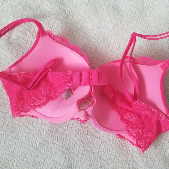 *SOLD Victoria Secret Hot Pink Lace Bra - Picture 4 of 5